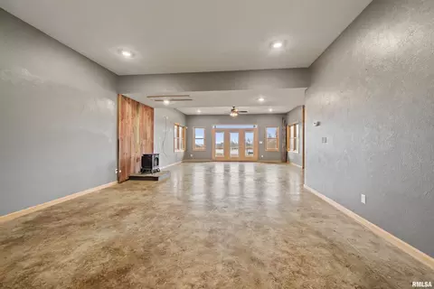 Living - 1115 Hilltop Ln, Simpson, IL 62985 photo 11 of 13