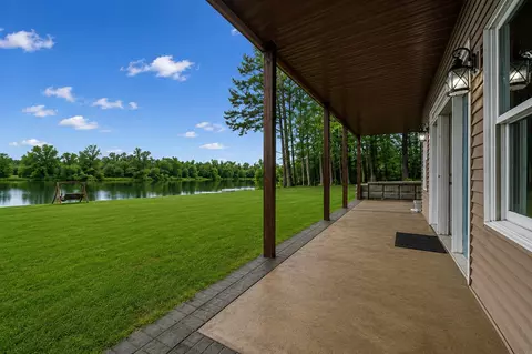 Exterior - 1115 Hilltop Ln, Simpson, IL 62985 photo 5 of 9