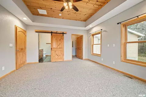 Bedroom - 1115 Hilltop Ln, Simpson, IL 62985 photo 3 of 4