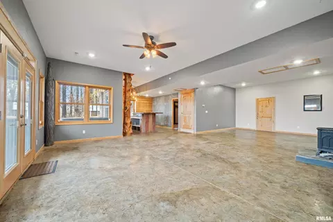 Living - 1115 Hilltop Ln, Simpson, IL 62985 photo 9 of 13