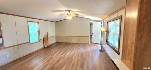210 E Old Plank Rd, Chester, IL 62233 photo 9