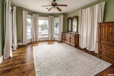 Bedroom - 2101 Walnut St, Murphysboro, IL 62966 photo 5 of 7