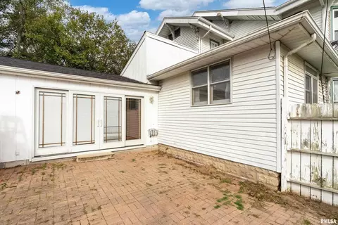 Exterior - 2101 Walnut St, Murphysboro, IL 62966 photo 7 of 10