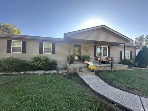 109 Delanor Dr, Carrier Mills, IL 62917