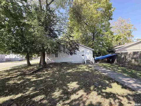 615 S Logan Ave, Carbondale, IL 62901