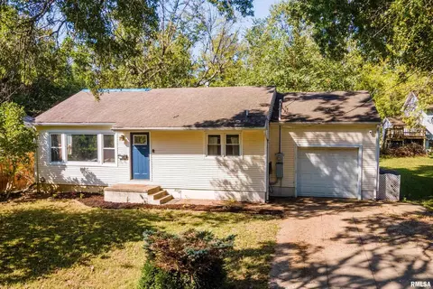 620 N Almond St, Carbondale, IL 62901