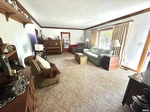 Living - 420 W 3rd St, Centralia, IL 62801 photo 2 of 2