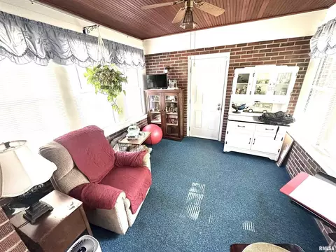Exterior - 420 W 3rd St, Centralia, IL 62801 photo 2 of 4