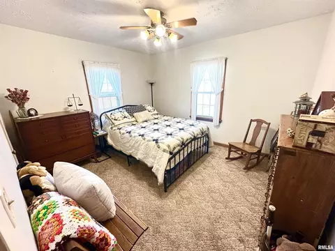 Bedroom - 420 W 3rd St, Centralia, IL 62801 photo 2 of 2