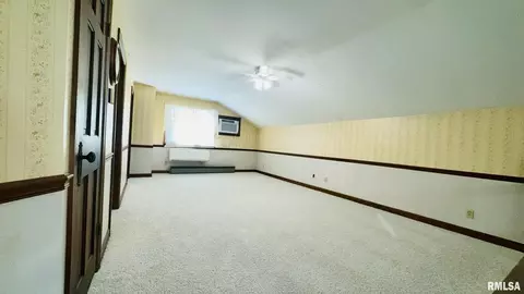 601 1st St, Benton, IL 62812 photo 48