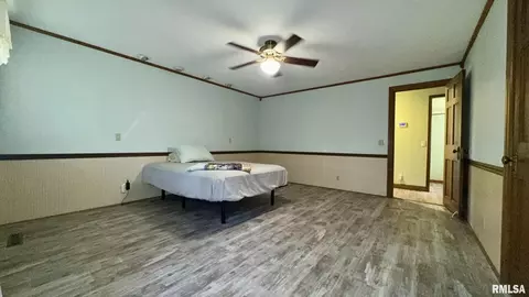 601 1st St, Benton, IL 62812 photo 41