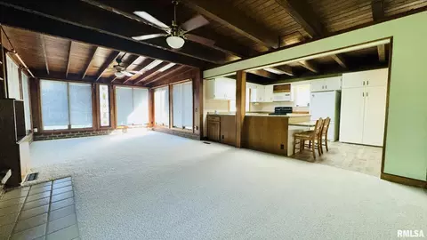601 1st St, Benton, IL 62812 photo 31