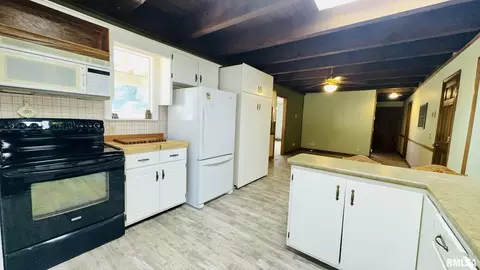 601 1st St, Benton, IL 62812 photo 30