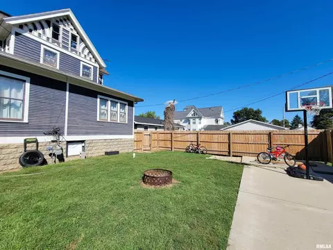 216 E 3rd St, Flora, IL 62839 photo 12