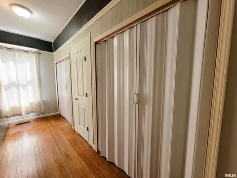 216 E 3rd St, Flora, IL 62839 photo 54