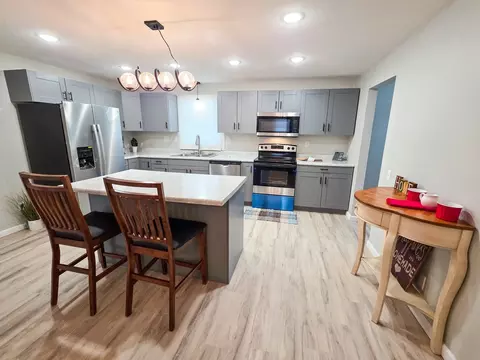Kitchen - 306 Bible St, Flora, IL 62839 photo 20 of 20