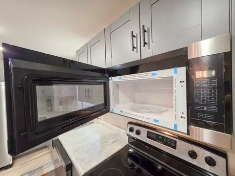 Kitchen - 306 Bible St, Flora, IL 62839 photo 6 of 20