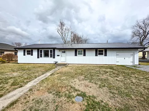 Exterior - 306 Bible St, Flora, IL 62839 photo 13 of 13
