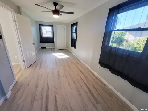 Bedroom - 306 Bible St, Flora, IL 62839 photo 1 of 7