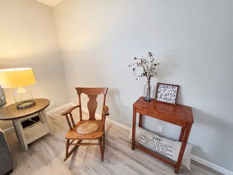 Living - 306 Bible St, Flora, IL 62839 photo 3 of 6