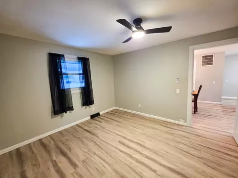 Bedroom - 306 Bible St, Flora, IL 62839 photo 6 of 7