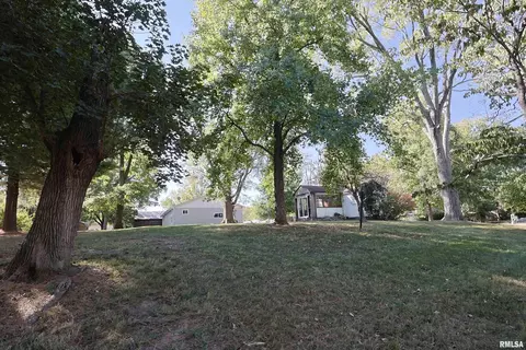 Exterior - 11 Ridge Rd, Centralia, IL 62801 photo 5 of 5