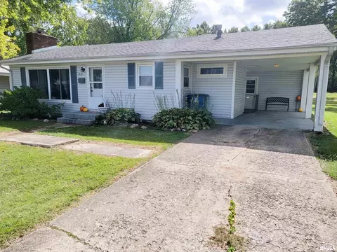 Exterior - 221 Hickory St, Flora, IL 62839 photo 2 of 16
