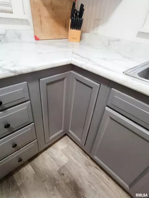 Kitchen - 221 Hickory St, Flora, IL 62839 photo 6 of 8