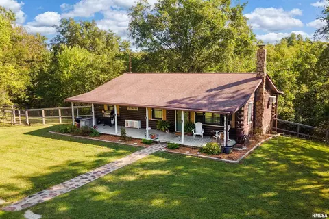 8384 Hickory Ridge Rd, Murphysboro, IL 62966