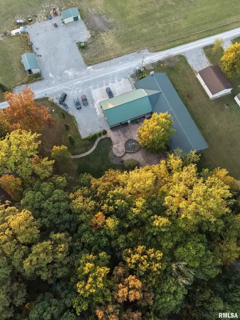 20 Ashley Ln, Casey, IL 62420