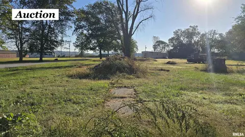 149 Elm Dr, Jonesboro, IL 62952