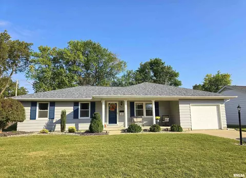 1782 Frazier Ave, Centralia, IL 62801