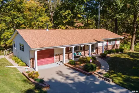 211 Raccoon Valley Rd, Makanda, IL 62958