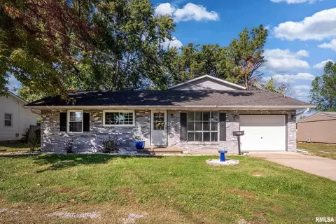 1206 W Goodall St, Marion, IL 62959
