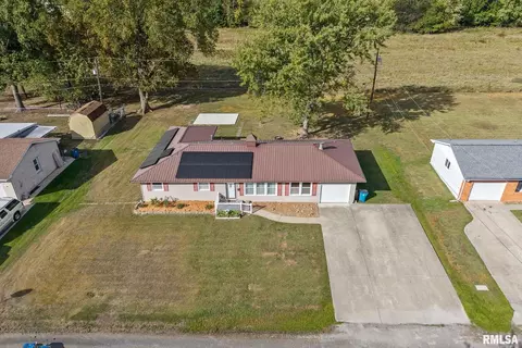 8 Ronnies Ter, Centralia, IL 62801
