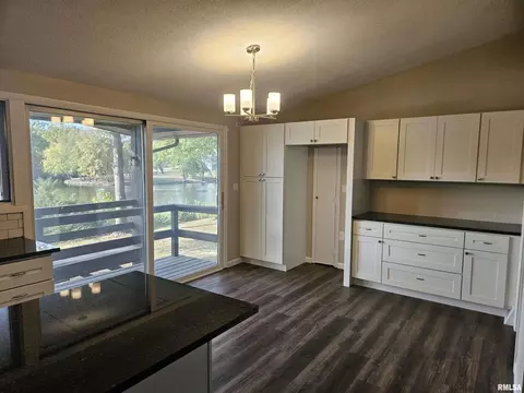 11799 E Webb Rd, Mount Vernon, IL 62864 photo 20