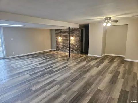 11799 E Webb Rd, Mount Vernon, IL 62864 photo 16