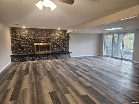 11799 E Webb Rd, Mount Vernon, IL 62864 photo 15