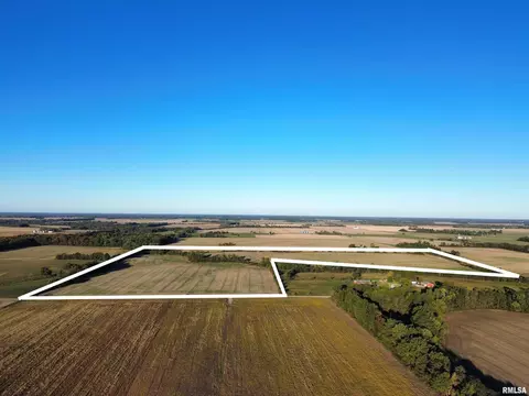000 County Road 2100 N County Rd, Cisne, IL 62823