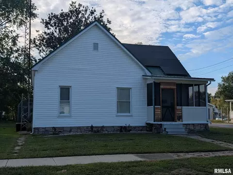 405 S State St, Christopher, IL 62822