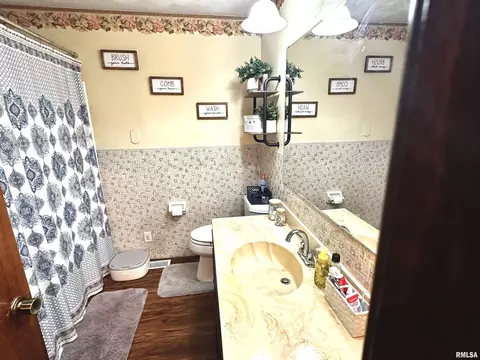 Bath - 1340 E 6th St, Centralia, IL 62801 photo 1 of 1