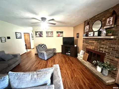 Living - 1340 E 6th St, Centralia, IL 62801 photo 3 of 3