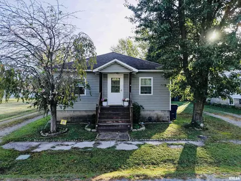 610 Orchard St, West Frankfort, IL 62896