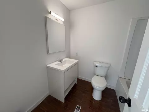 Bath - 3305 Selmaville Rd, Salem, IL 62881 photo 2 of 2
