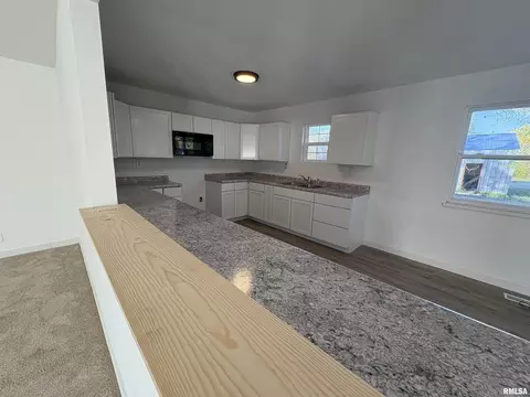 Kitchen - 3305 Selmaville Rd, Salem, IL 62881 photo 4 of 4