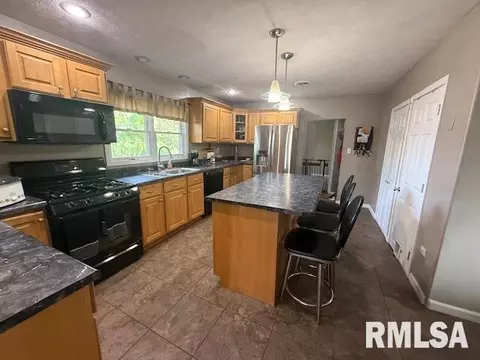 401 E Cross St, Herrin, IL 62948 photo 12