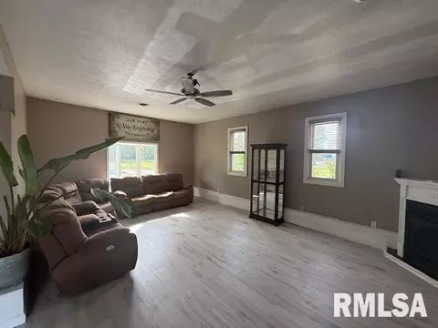 401 E Cross St, Herrin, IL 62948 photo 7