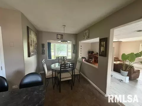 401 E Cross St, Herrin, IL 62948 photo 11