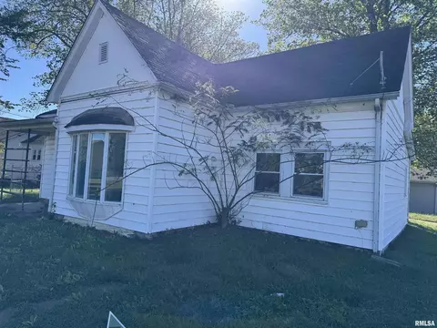 301 E Calvert St, Marion, IL 62959