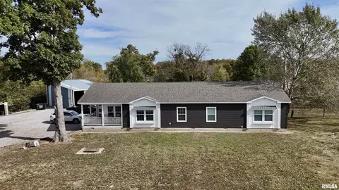 20458 N Boyd Ln, Dix, IL 62830